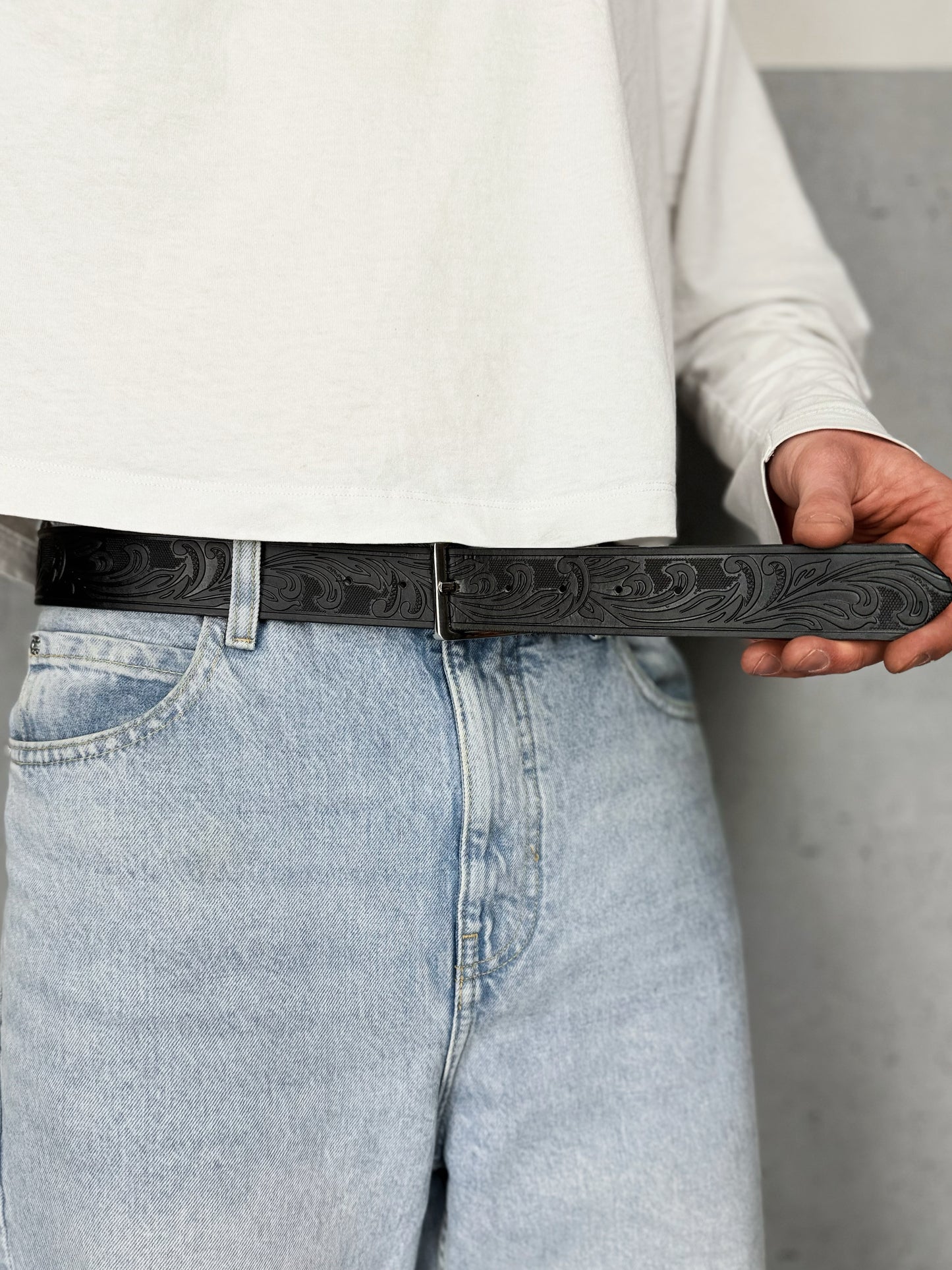 "Waves" Streetwear schwarzer Ledergürtel mit Monogramm Prägung Y2K