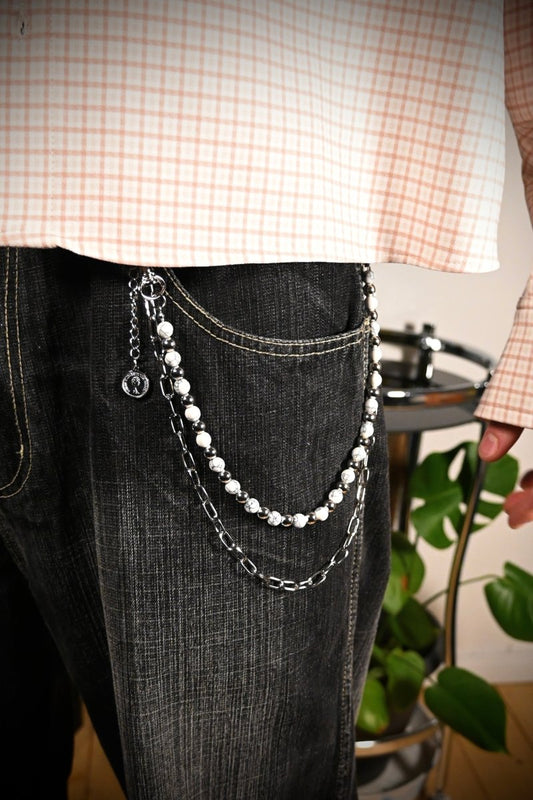 "Elizabeth White" Silberne Hosenkette mit weißen marmor Perlen - stylisches Accessoire Y2K - MonkeysVintage