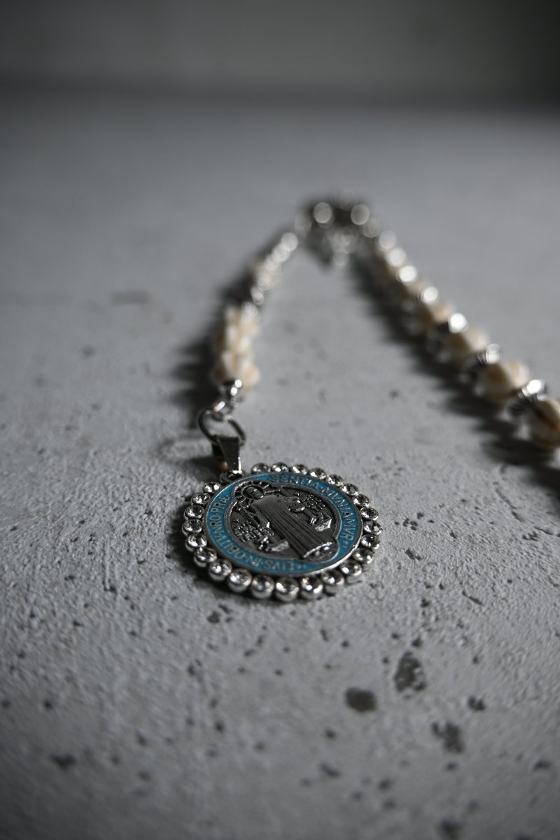 "Faithline" Vintage Style Hosenkette mit Perlen & Jesus - Medaille Kreuz – Streetwear Accessoire - MonkeysVintage