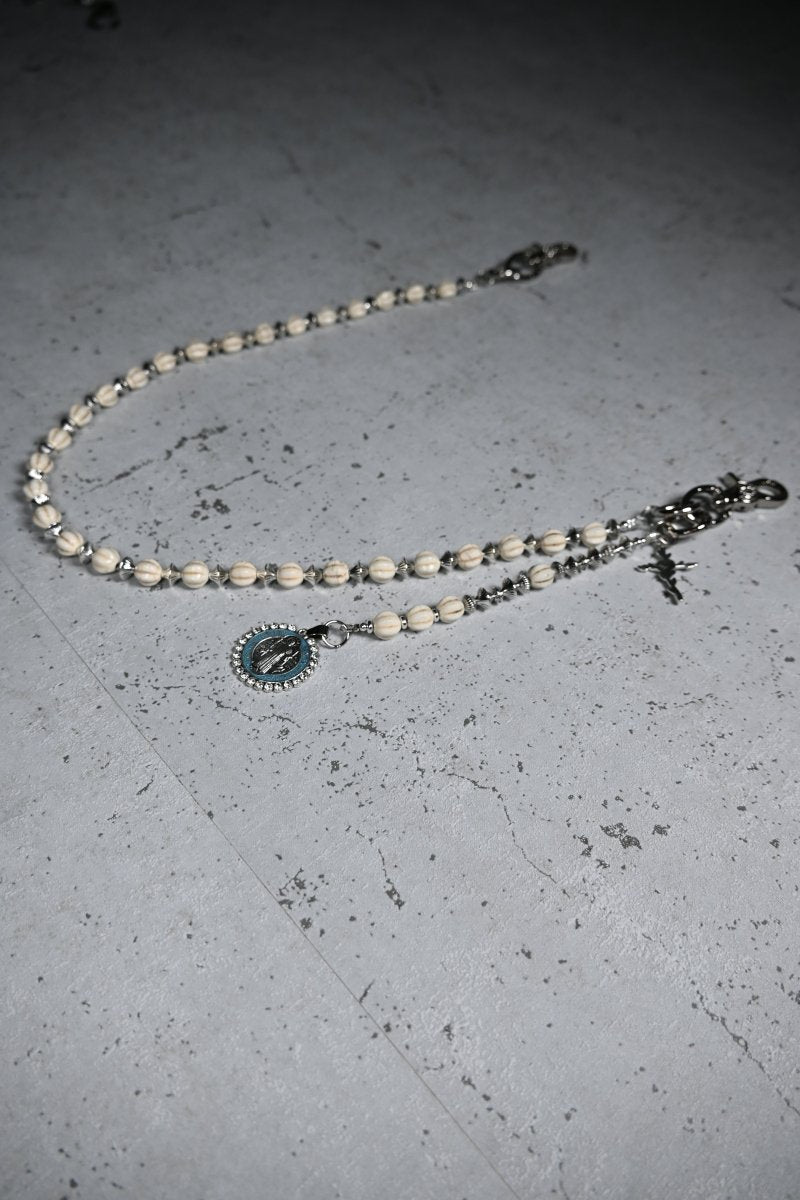 "Faithline" Vintage Style Hosenkette mit Perlen & Jesus - Medaille Kreuz – Streetwear Accessoire - MonkeysVintage